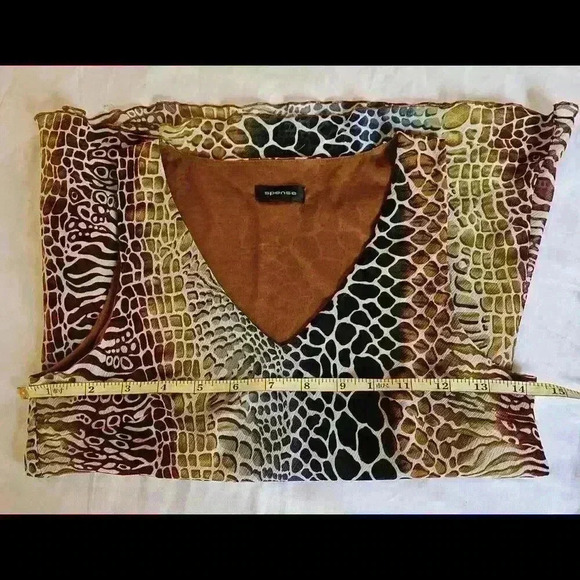 Spense V-Neck Animal Print Tank Top - Picture 4 of 5